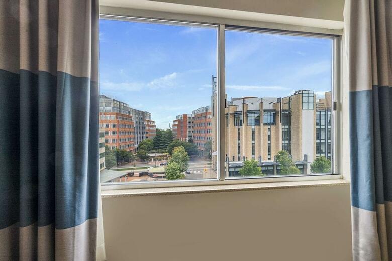 Doubletree Hotel Charlotte-gateway Village