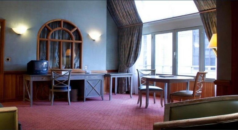 Hotel Royal Garden Champs-elysees