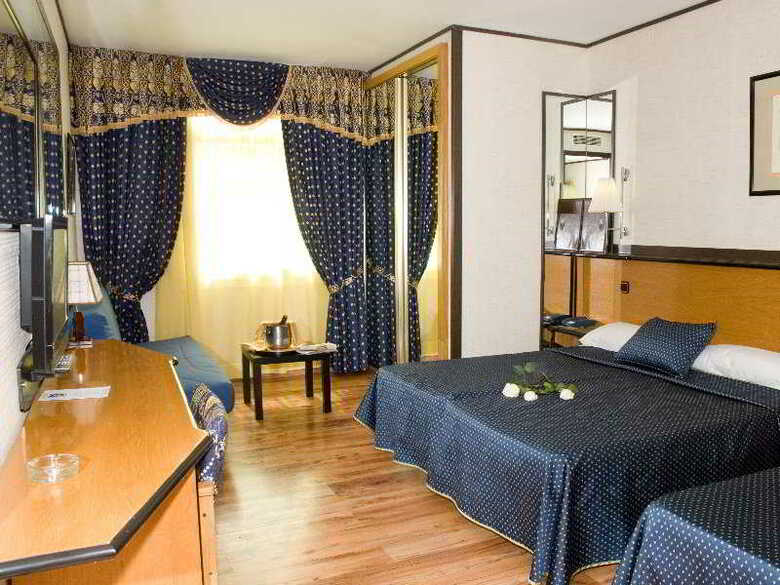 Hotel Avenida De Espa�a