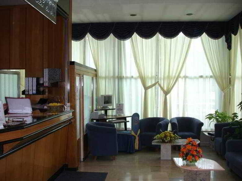 Hotel Avenida De Espa�a