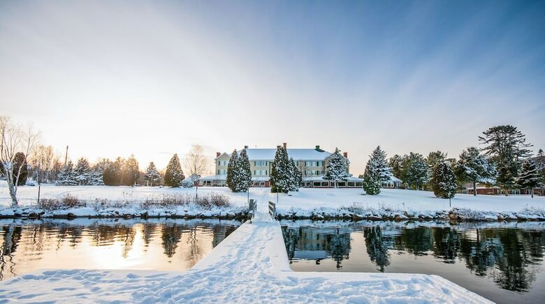 Hotel Lac A L'eau Claire - Standard Auberge Pavillon