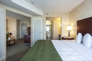 Hotel Quality Suites Montreal Aeroport