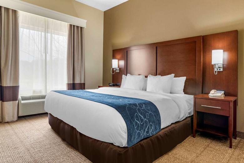 Hotel Comfort Suites At Eglin Air Force Base