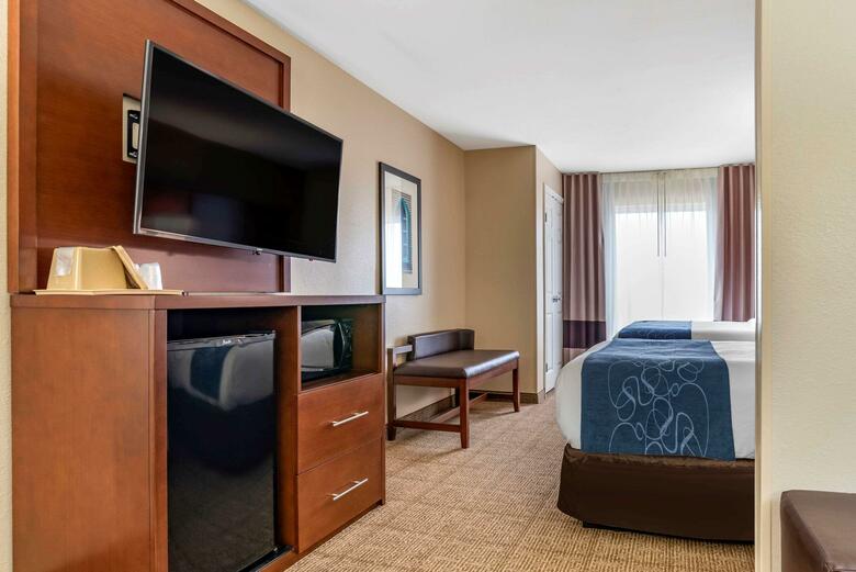 Hotel Comfort Suites At Eglin Air Force Base