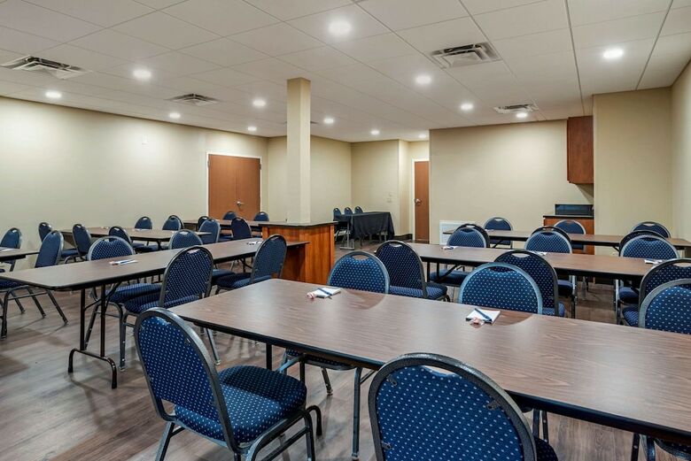 Hotel Comfort Suites At Eglin Air Force Base
