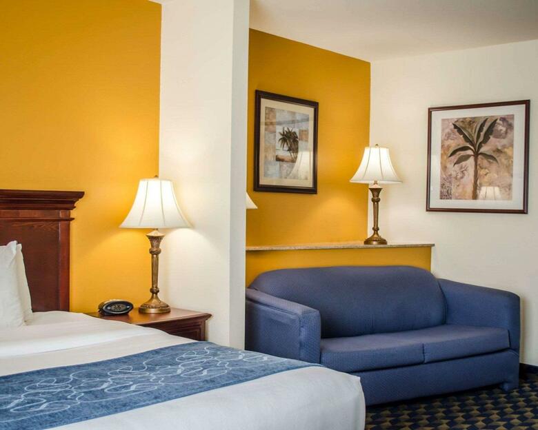 Hotel Comfort Suites At Eglin Air Force Base