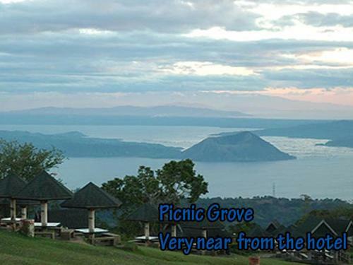 Country Living Hostel - Tagaytay Center