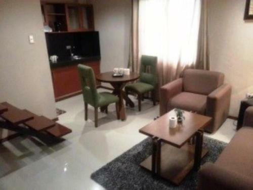 Hidden Pearl Hotel (janus Luxury Suites)