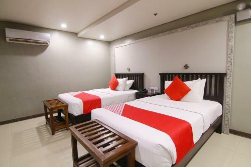 Artina Suites Hotel
