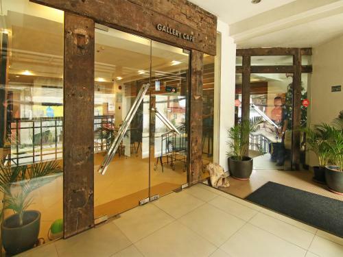 Artina Suites Hotel