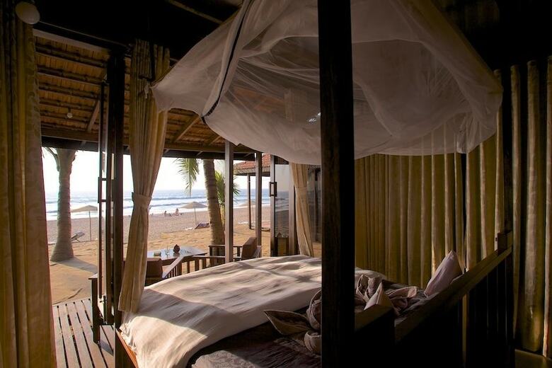 Hotel Dunhill Beach Resort