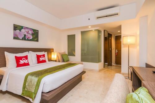 Hotel Zen Rooms Raya Kuta 3