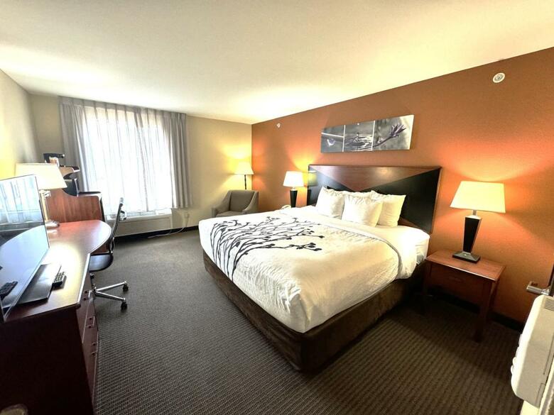 Hotel Sleep Inn & Suites