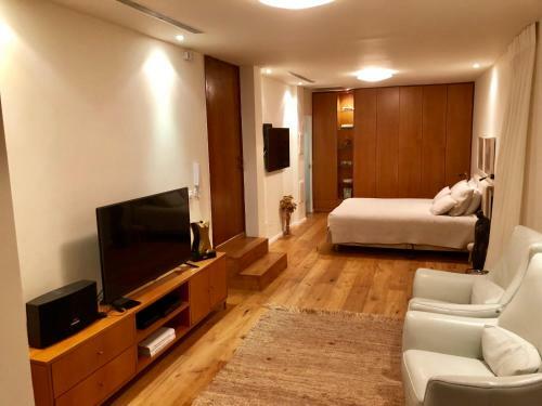 Aharonovich Apartment