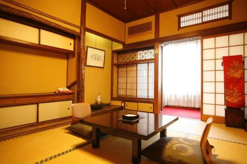 Kinosaki Onsen Tsubakino Ryokan