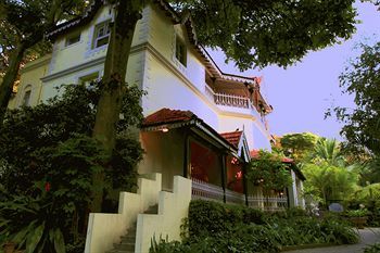 Hotel Taj West End
