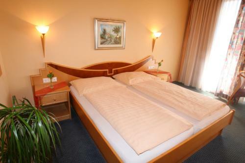 Hostal Hotel & Kurpension Weiss