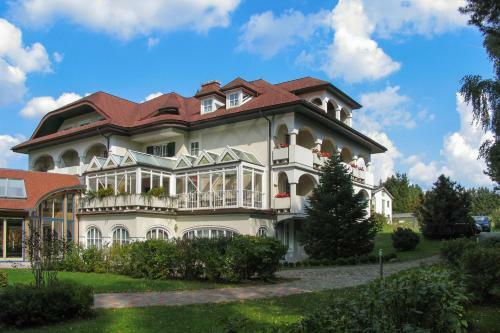 Hostal Hotel & Kurpension Weiss
