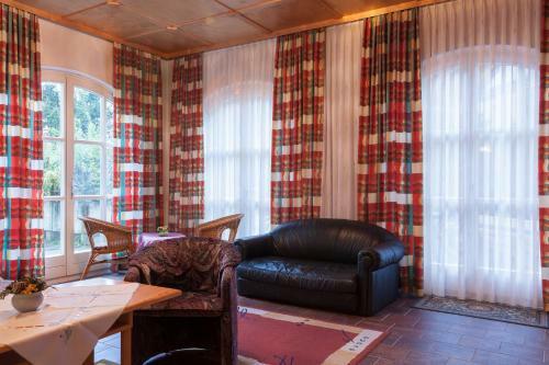 Hostal Hotel & Kurpension Weiss