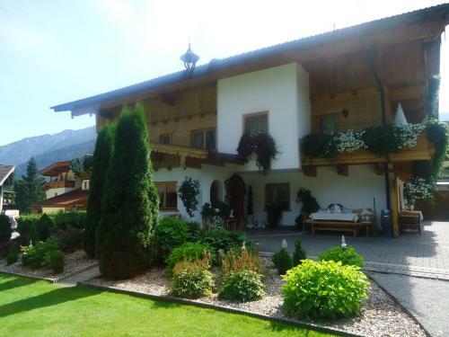 Hostal Landhaus Achental