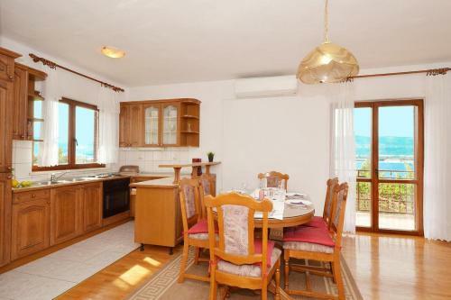 Hostal Apartment Arbanija 5228c