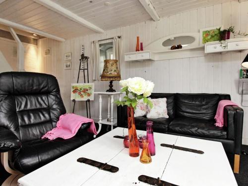 Two-bedroom Holiday Home In Juelsminde 9