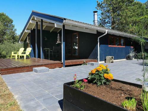 Three-bedroom Holiday Home In �lb�k 1