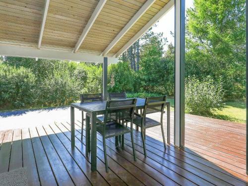 Three-bedroom Holiday Home In �lb�k 1