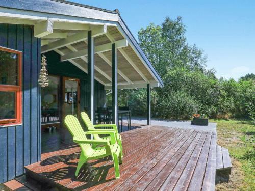 Three-bedroom Holiday Home In �lb�k 1