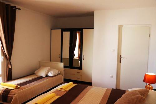 Apartment Orebic 10156b