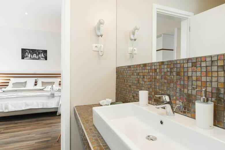 Hostal Prima Luxury Rooms