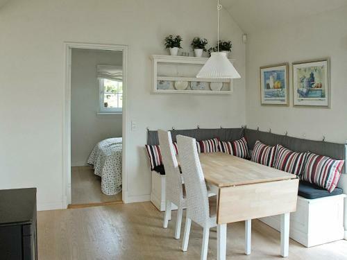 Three-bedroom Holiday Home In Vejby 4