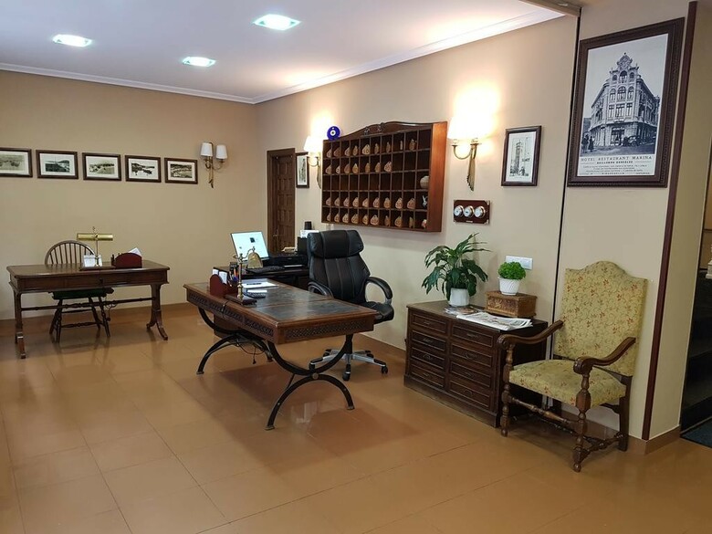 Hotel La Marina