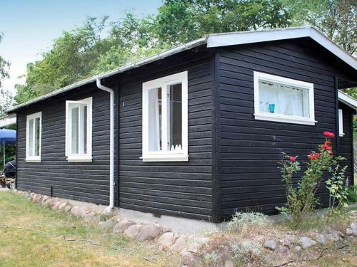 Three-bedroom Holiday Home In Hornb�k 2