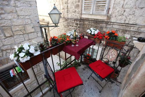 Tragurium & Salona Apartments