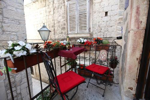 Tragurium & Salona Apartments