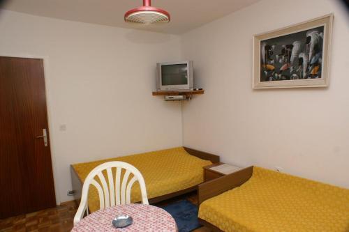 Apartment Stara Novalja 4056b