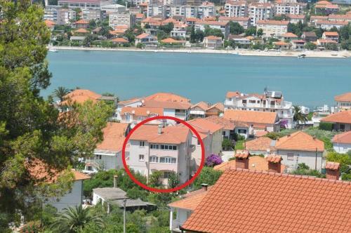Hostal Apartments Belas