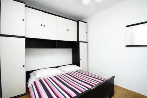 Apartment Barbat 5070a