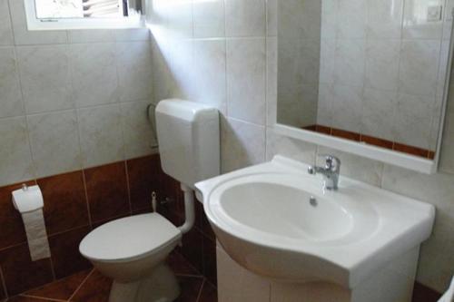 Apartments By The Sea Barbat (rab) - 4977