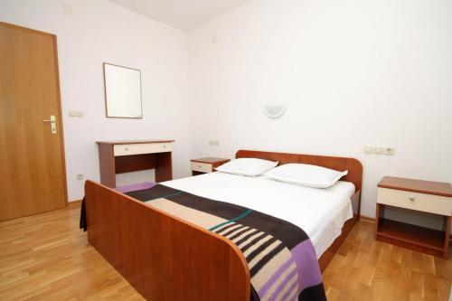 Apartments With A Parking Space Jelsa (hvar) - 8765