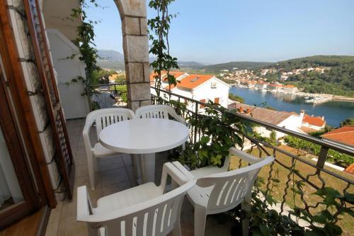 Apartments With A Parking Space Jelsa (hvar) - 8765