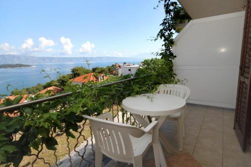 Apartments With A Parking Space Jelsa (hvar) - 8765