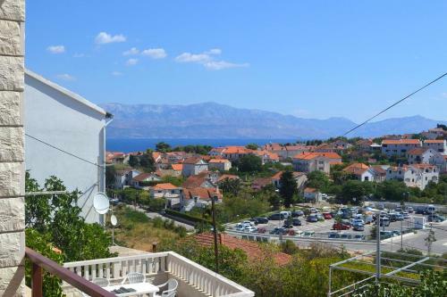 Apartments With A Parking Space Sutivan (brac) - 2846