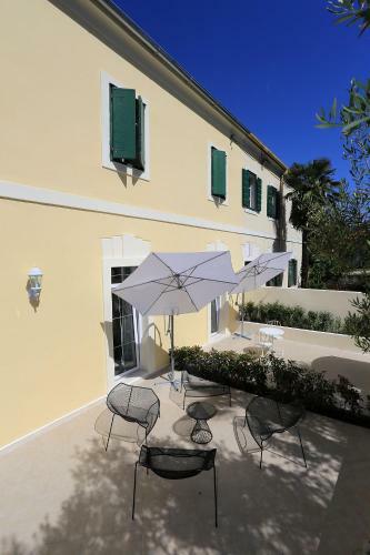 Hostal Guesthouse Villa Maggie