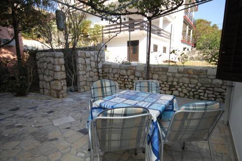 Apartment Pag 6467b