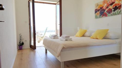 Apartamentos Rooms By The Sea Hvar - 5720