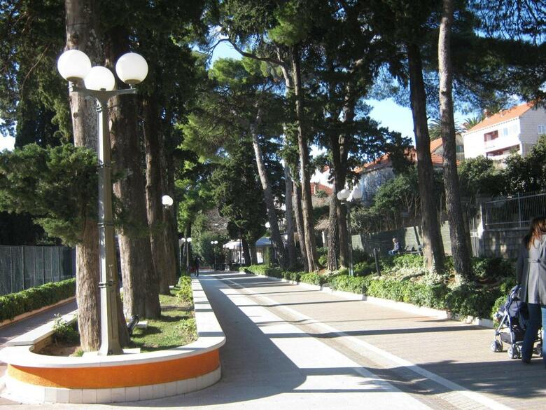 Apartments And Rooms Artemida