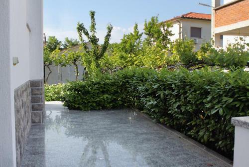 Hostal Rooms With A Parking Space Krk - 5371