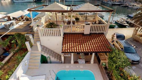 Radovani Luxury Apartment With Private Pool